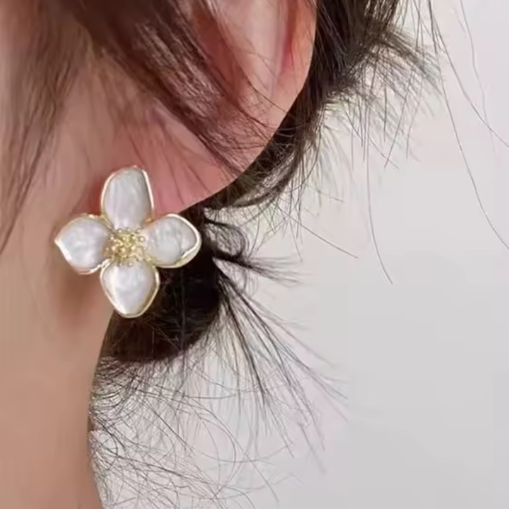 Dropped Glaze Flower Stud Earrings ( A31)
